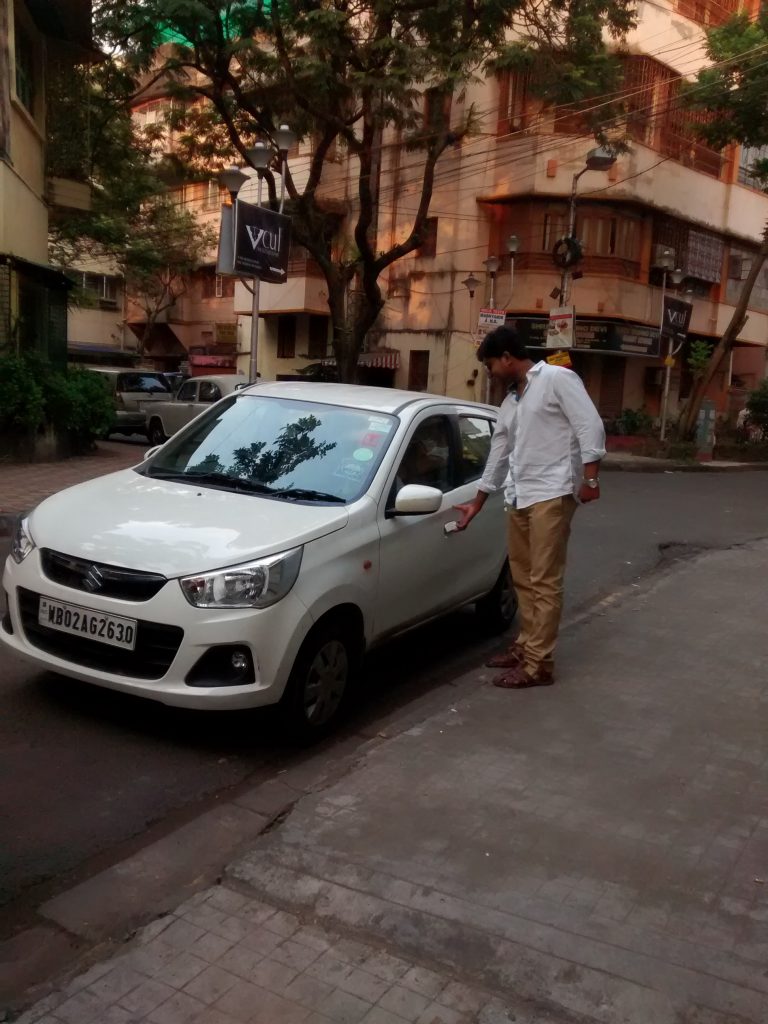 Body coloured door handles and ORVMs enhance the overall look of the white car. I didn't install any protective bumper guards to maintain this seamless look of the Alto K10.